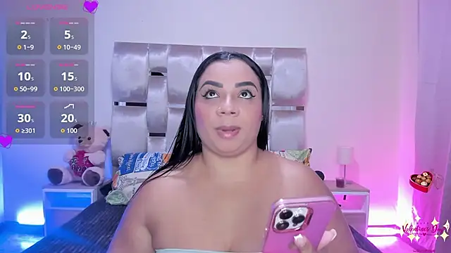 Snapshot of MelanyShayk chatting on February 20, 4:09 am MelanyShayk online show from February 20, 4:09 am