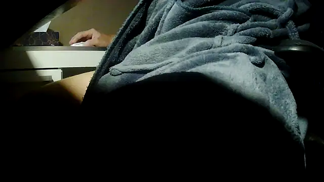 Snapshot of suedel65 chatting on March 2, 4:03 am suedel65 online show from March 2, 4:03 am