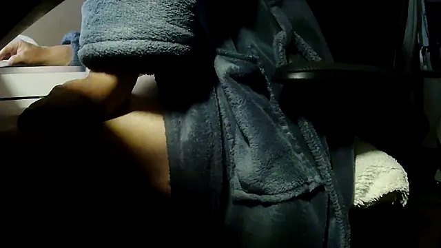 Snapshot of suedel65 chatting on April 27, 3:04 am suedel65 online show from April 27, 3:04 am