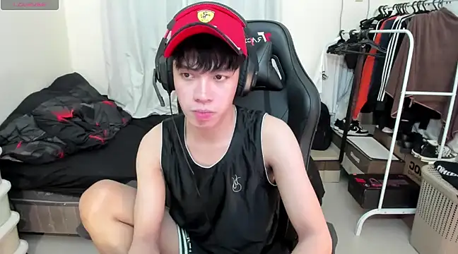 Snapshot of Lightjt04 chatting on March 14, 9:57 am Lightjt04 online show from March 14, 9:57 am