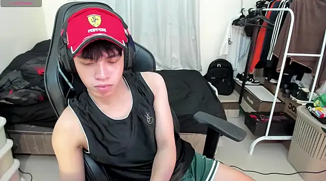 Snapshot of Lightjt04 chatting on March 14, 1:02 pm Lightjt04 online show from March 14, 1:02 pm