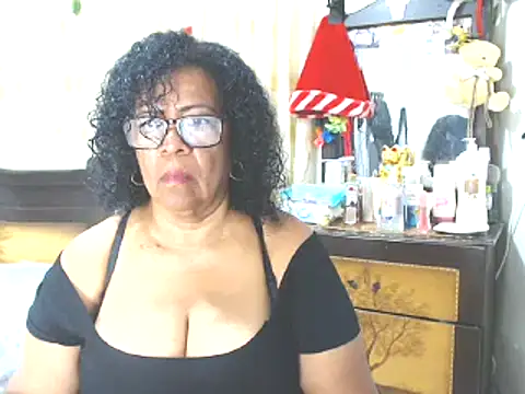 Snapshot of Yayis-hot-sexyw chatting on December 28, 9:51 pm Yayis-hot-sexyw online show from December 28, 9:51 pm