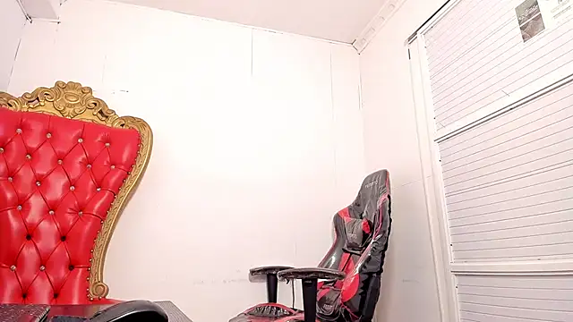 Cleopatra Trans online show from February 14, 6:40 pm