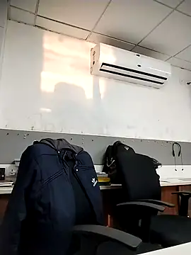 Desi Londa 143 online show from January 19, 11:25 am