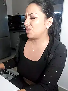 hot-babygirl online show from October 23, 7:23 pm