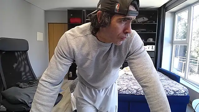 Snapshot of samricci21 chatting on March 1, 9:55 am samricci21 online show from March 1, 9:55 am