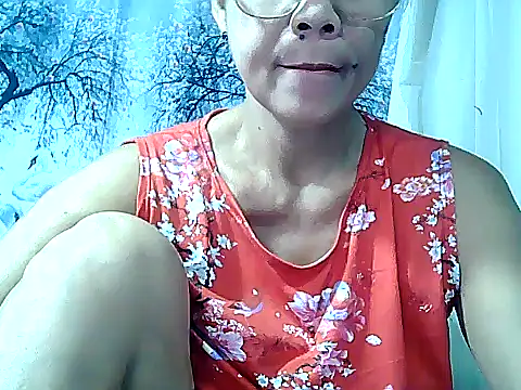 Snapshot of urwife_tobe chatting on September 30, 2:00 pm urwife tobe online show from September 30, 2:00 pm