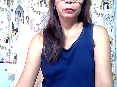 urwife tobe online show from March 25, 8:04 pm
