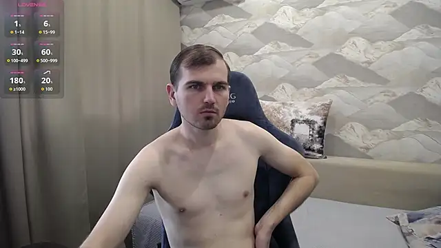 Snapshot of SerzhKorol1 chatting on March 15, 8:09 am SerzhKorol1 online show from March 15, 8:09 am