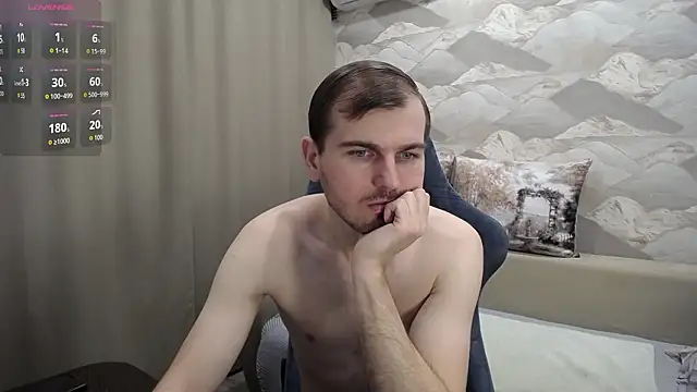 Snapshot of SerzhKorol1 chatting on March 24, 7:24 am SerzhKorol1 online show from March 24, 7:24 am