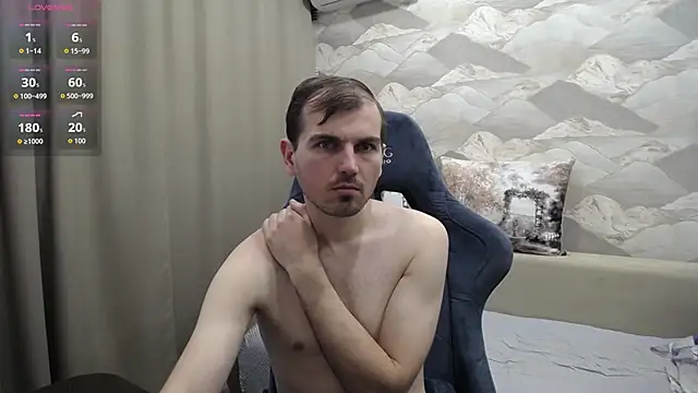 Snapshot of SerzhKorol1 chatting on March 29, 9:20 am SerzhKorol1 online show from March 29, 9:20 am