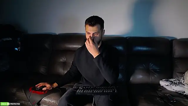 Snapshot of CrazyDom1 chatting on October 23, 6:17 pm CrazyDom1 online show from October 23, 6:17 pm