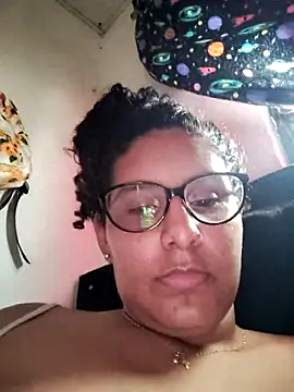 DanielleEvans  online show from February 27, 8:42 pm