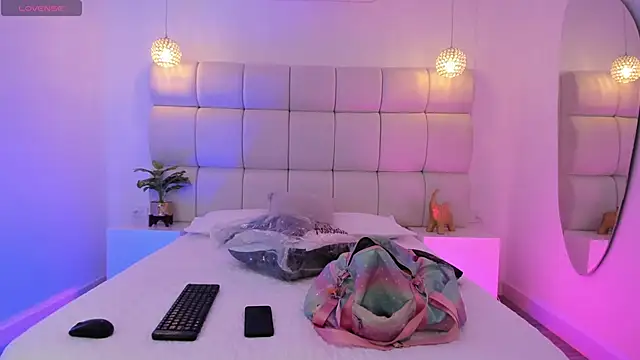 DanielleEvans  online show from October 8, 11:30 am