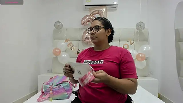 DanielleEvans  online show from October 10, 11:42 am