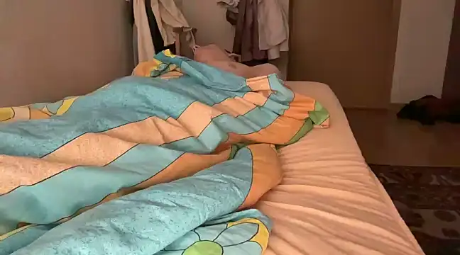 Snapshot of Lamonteik chatting on March 6, 11:31 pm Lamonteik online show from March 6, 11:31 pm