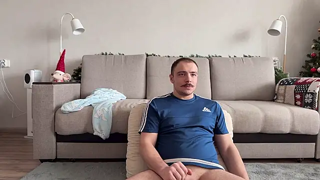 Snapshot of Love_plat1na chatting on February 15, 10:25 am Love plat1na online show from February 15, 10:25 am