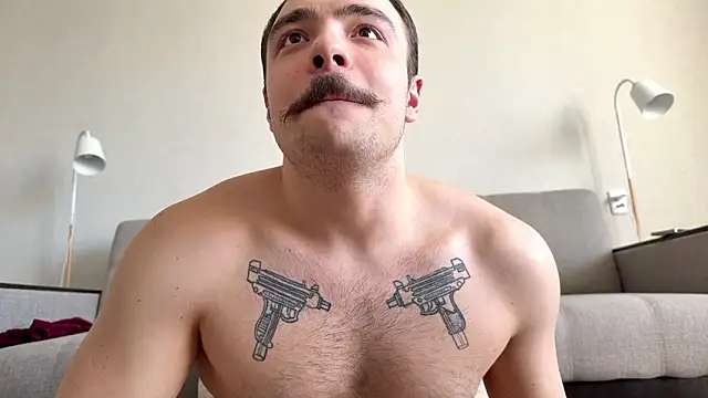 Snapshot of Love_plat1na chatting on March 14, 11:04 am Love plat1na online show from March 14, 11:04 am