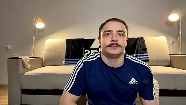 Snapshot of Love_plat1na chatting on March 18, 7:28 pm Love plat1na online show from March 18, 7:28 pm