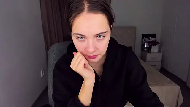 KristinaLoison online show from December 18, 4:06 pm