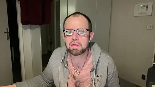 FABIOGLASSES online show from February 14, 2:30 am