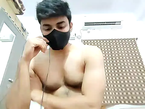 Snapshot of sukku3 chatting on December 11, 3:15 pm sukku3 online show from December 11, 3:15 pm