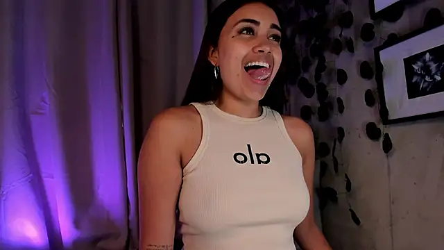 aisha es online show from February 28, 8:39 pm