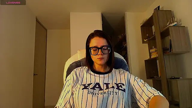 Arya starrk online show from December 4, 11:41 am