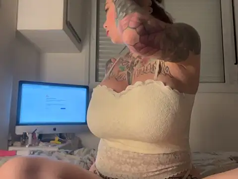 SabrinaRussel online show from March 11, 9:04 pm
