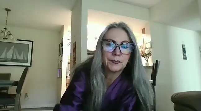 EvaRobinson online show from February 19, 6:00 pm