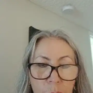 EvaRobinson online show from May 22, 4:12 pm