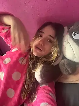 ShelbyHagen online show from November 3, 4:19 pm