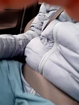 Snapshot of feathersify chatting on December 15, 8:07 am feathersify online show from December 15, 8:07 am