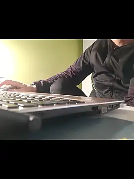 feathersify online show from December 18, 11:38 am