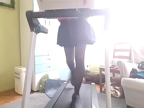 feathersify online show from April 1, 9:10 am