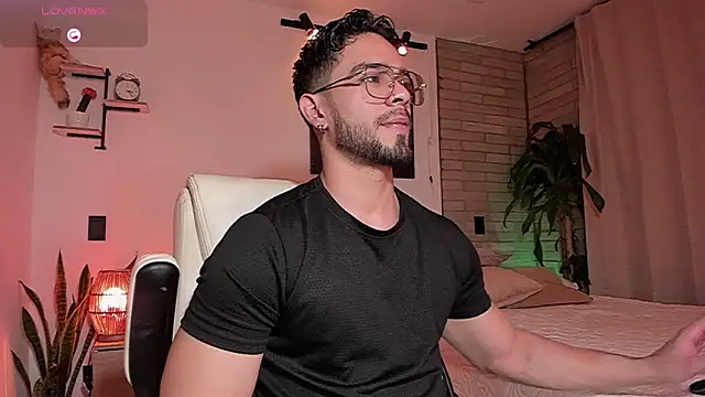 Josseph1  online show from March 24, 3:11 am