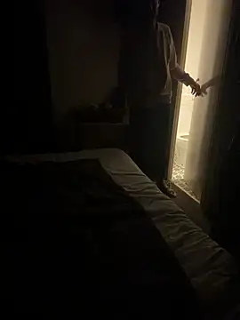 Snapshot of ThatGuyNextDoor1992 chatting on November 17, 3:01 am ThatGuyNextDoor1992 online show from November 17, 3:01 am