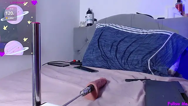 Red-moon1 online show from February 15, 3:06 pm