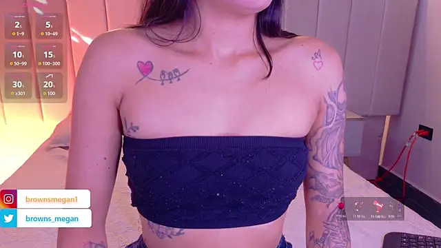 Snapshot of Megan_browns1 chatting on January 7, 1:24 pm Megan browns1 online show from January 7, 1:24 pm