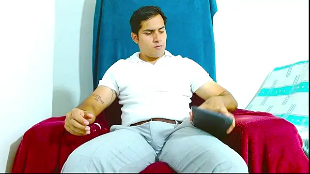 El principe Hector online show from December 15, 3:55 am