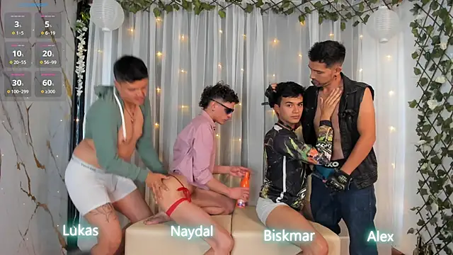 Snapshot of EuphoriaBoys chatting on December 1, 8:31 pm EuphoriaBoys online show from December 1, 8:31 pm