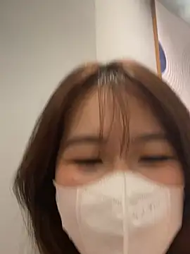 Snapshot of Onee-Chew chatting on May 12, 8:11 am Onee-Chew online show from May 12, 8:11 am
