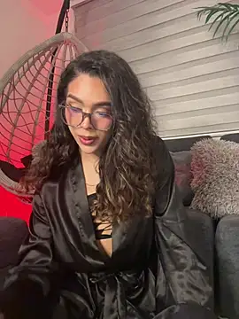 Samantha Bernardo online show from April 12, 4:06 am