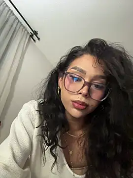 Samantha Bernardo online show from July 29, 5:05 am