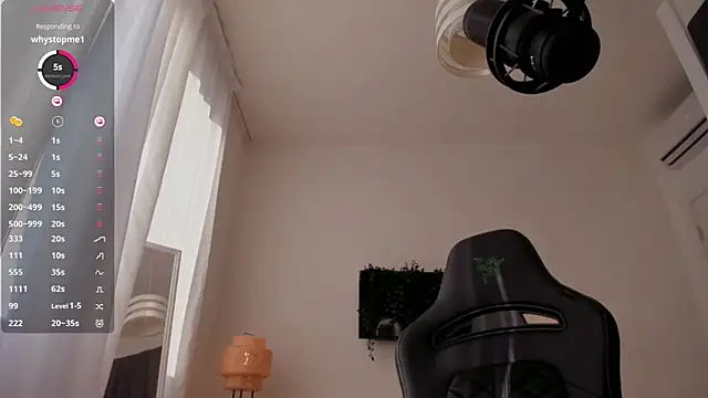 Snapshot of Lucy_Ember chatting on September 21, 5:42 am Lucy Ember online show from September 21, 5:42 am