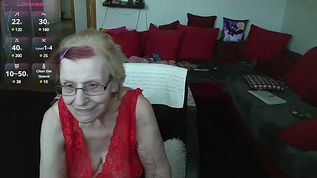 HeisseomaOriginal online show from March 5, 12:11 pm