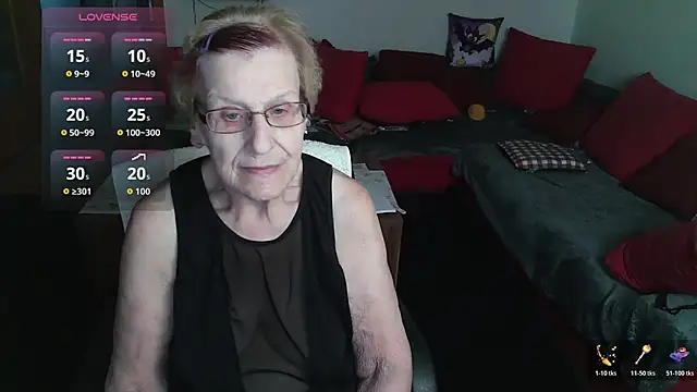 HeisseomaOriginal online show from November 20, 8:14 am