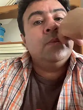 EmilianoGt online show from October 7, 9:12 pm