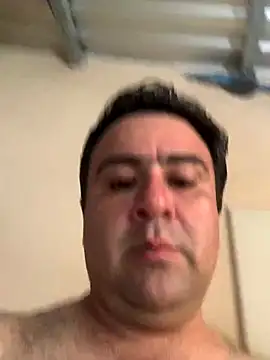 EmilianoGt online show from October 25, 4:46 pm