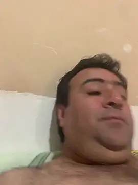 EmilianoGt online show from November 12, 9:36 pm